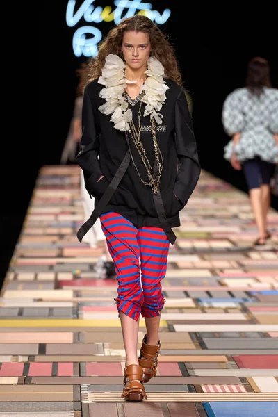 Look 8